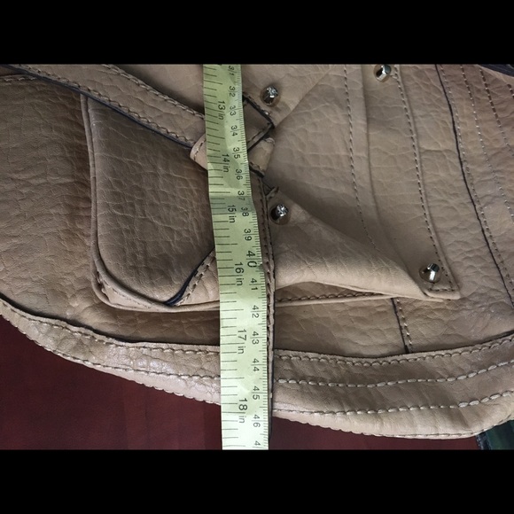 Woman messenger bag. - Picture 3 of 4